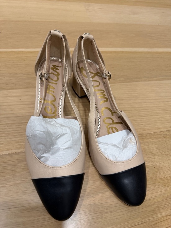 Sam Edelman Shoes - Sam Edelman Beige and Black captoe Block Heel Pumps